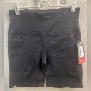 Oiselle mid-length pocket jogger shorts, NWT